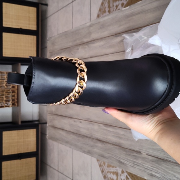 NEW AMELIA CHAIN ANKLE BOOT BY AVENUE IN BLACK (WIDE WIDTH) - Picture 9 of 12